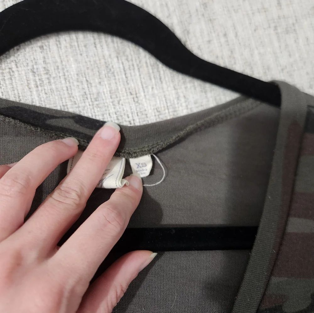 Tee - Picture 5 of 5